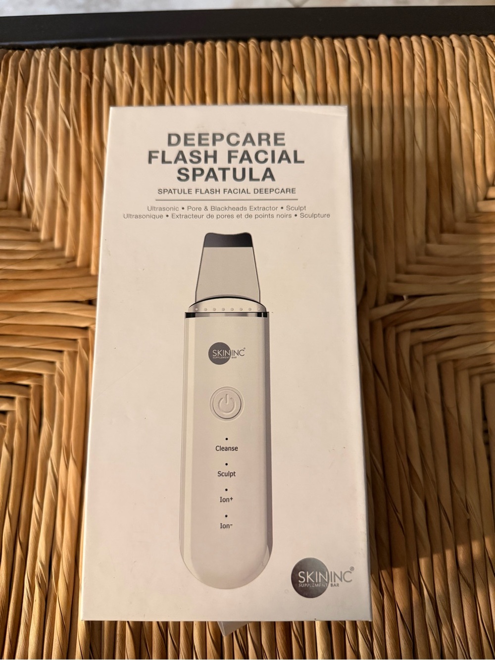 DeepCare Flash Facial Spatula by SkinInc — White Ultrasonic Skin Tool